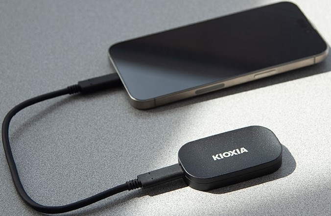 Kioxia Exceria Plus G2 2TB Portable SSD